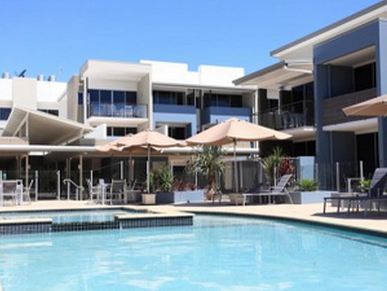 Ramada By Wyndham הרווי ביי מראה חיצוני תמונה The pool at the Mantra on Saltwater Island